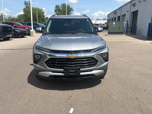 Used 2025 Chevrolet TrailBlazer LT FWD image 8