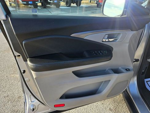 Used 2017 Honda Pilot EX image 19