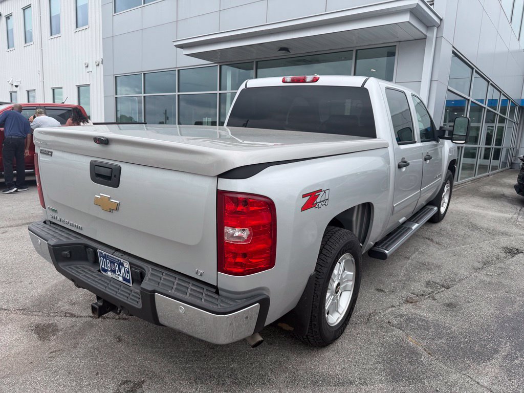 Used 2010 Chevrolet Silverado 1500 LT w/ Power Pack Plus AWD/4WD image 3