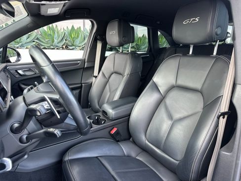 Certified 2022 Porsche Macan GTS image 5
