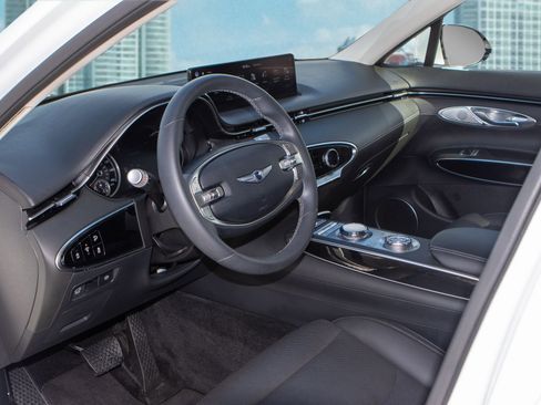 Used 2024 Genesis GV70 2.5T image 15