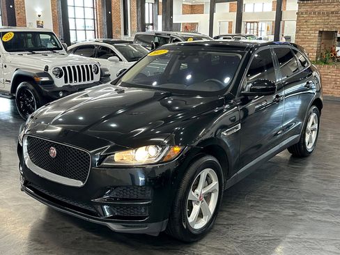 Used 2017 Jaguar F-PACE Premium image 5