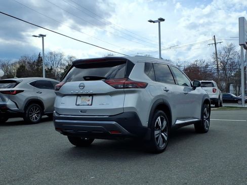 Certified 2022 Nissan Rogue SL w/ SL Premium Package AWD/4WD image 4