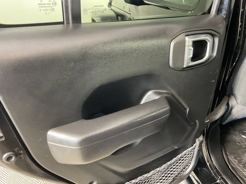 Used 2022 Jeep Wrangler Unlimited Sport AWD/4WD image 18