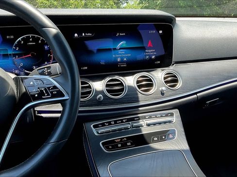 Used 2022 Mercedes-Benz E 350 Sedan image 9