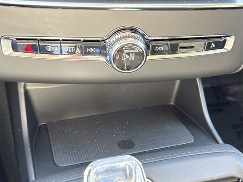 New 2026 Volvo XC90 B5 Plus w/ Protection Package Premier image 29
