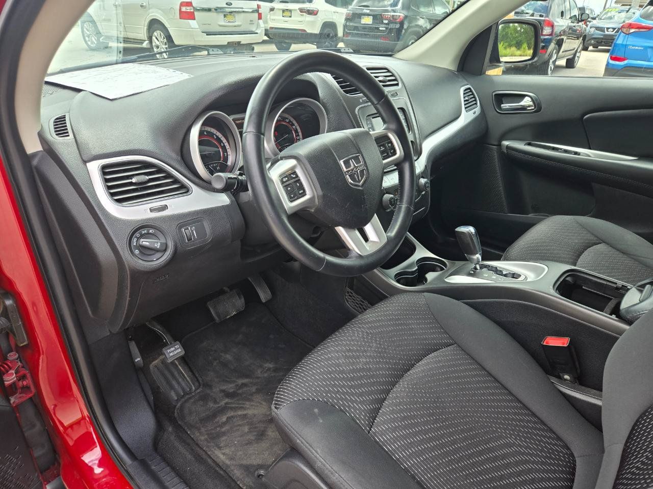 Used 2018 Dodge Journey SXT w/ Connectivity Group FWD image 18