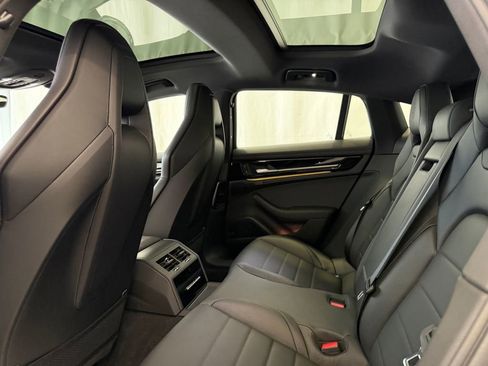 Certified 2025 Porsche Panamera 4 AWD/4WD image 24