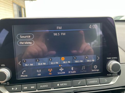 Used 2024 Nissan Altima 2.5 SV image 21