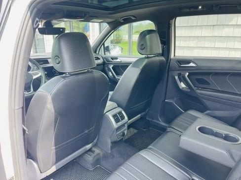 Used 2023 Volkswagen Tiguan SE R-Line AWD/4WD image 15