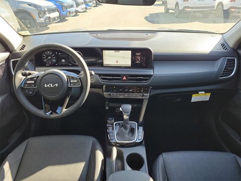New 2026 Kia Seltos EX image 17