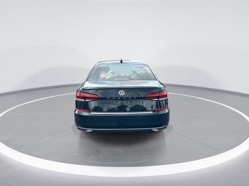 Used 2022 Volkswagen Passat 2.0T SE FWD image 8