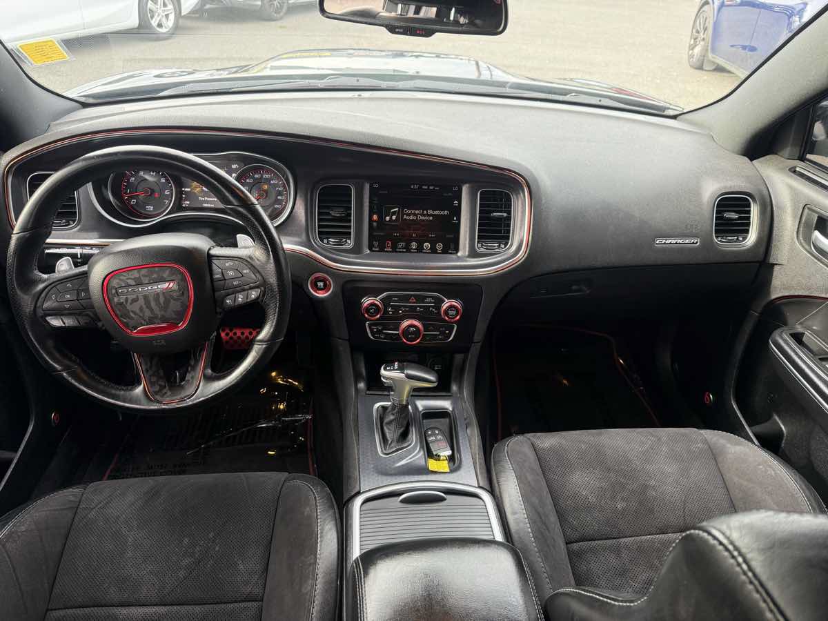 Used 2015 Dodge Charger R/T Scat Pack w/ Technology Group RWD image 11