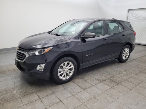 Used 2020 Chevrolet Equinox LS image 2