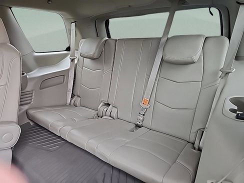 Used 2016 Cadillac Escalade Luxury image 31