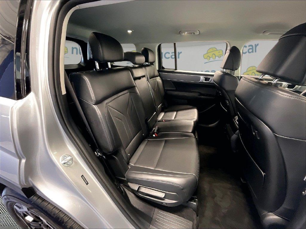Used 2026 Hyundai Santa Fe SEL AWD/4WD image 16