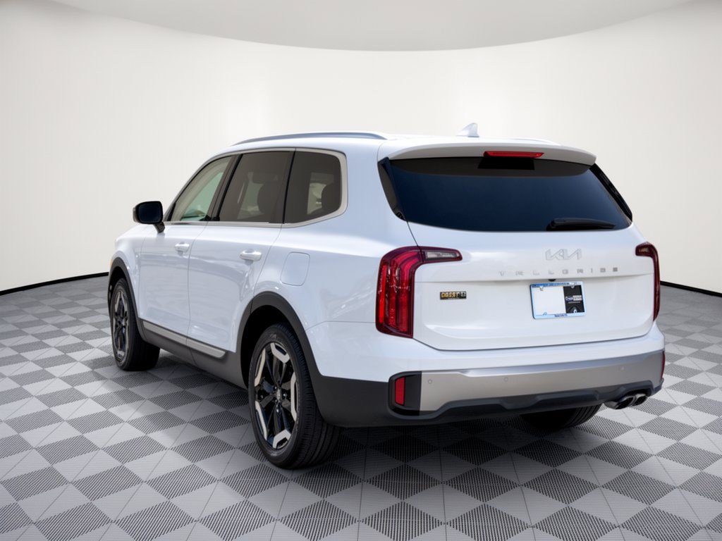 Used 2025 Kia Telluride S FWD image 3