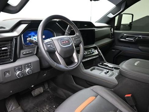Used 2024 GMC Sierra 2500 AT4 w/ AT4 Premium Plus Package AWD/4WD image 12