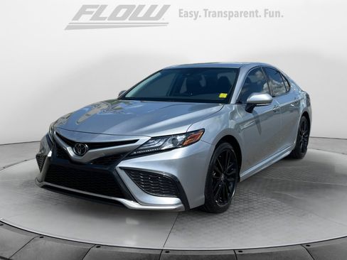 Used 2022 Toyota Camry XSE FWD image 4