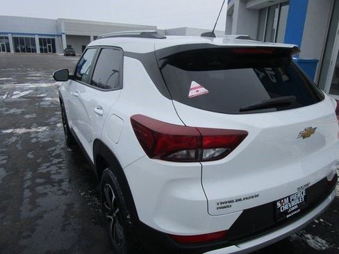 Certified 2024 Chevrolet TrailBlazer LT w/ Convenience Package image 3