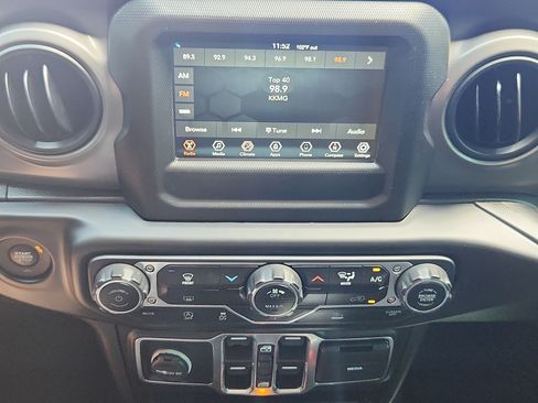 Used 2023 Jeep Wrangler Unlimited Sport AWD/4WD image 21