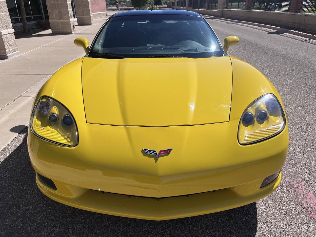 Used 2012 Chevrolet Corvette Coupe w/ 4LT Preferred Equipment Group RWD image 11