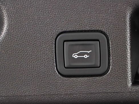 Used 2023 Chevrolet Equinox LT image 29