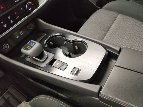 Used 2021 Nissan Rogue S image 26