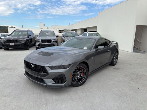 Used 2025 Ford Mustang GT Premium w/ GT Performance Package image 3