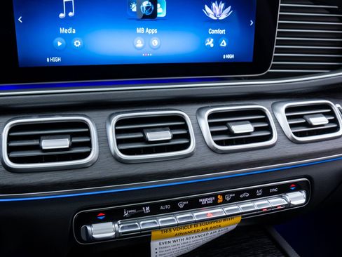 New 2026 Mercedes-Benz GLS 450 4MATIC image 30