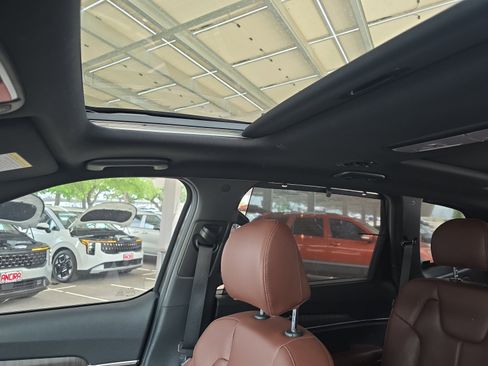 Used 2024 Kia Telluride SX FWD image 18