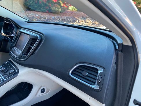 Used 2017 Chrysler 200 Limited Platinum image 49