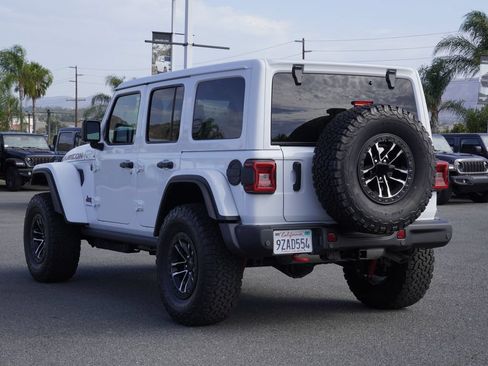 Used 2026 Jeep Wrangler Unlimited Rubicon AWD/4WD image 3