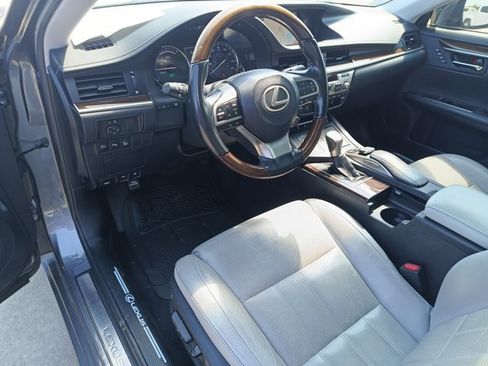 Used 2016 Lexus ES 300h image 7