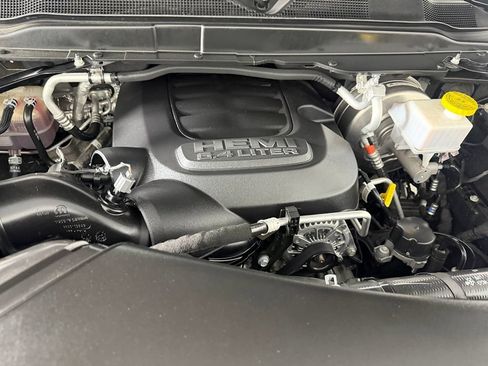 Used 2025 RAM 2500 Big Horn AWD/4WD image 34