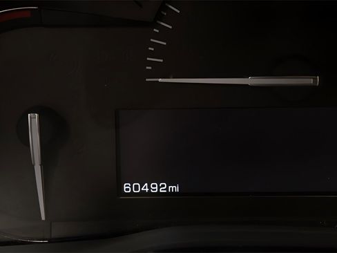 Used 2018 Cadillac XT5 Luxury image 16