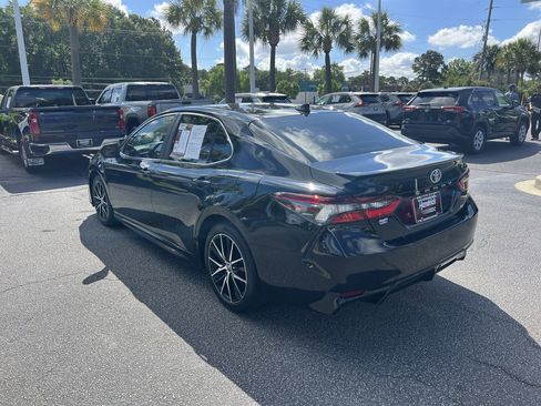 Used 2023 Toyota Camry SE FWD image 8