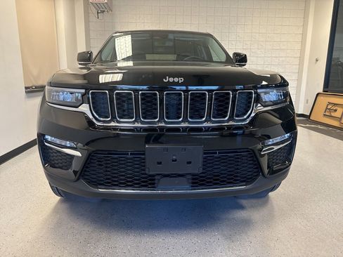 Used 2023 Jeep Grand Cherokee Limited w/ Trailer Tow Prep Group (B) AWD/4WD image 36