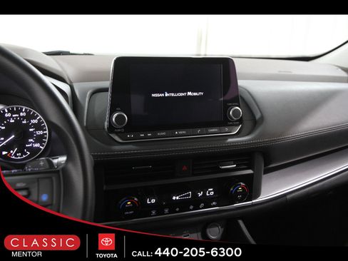 Used 2023 Nissan Rogue SV AWD/4WD image 9
