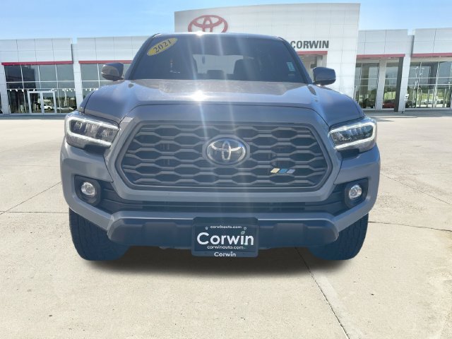 Used 2021 Toyota Tacoma TRD Off-Road AWD/4WD image 8
