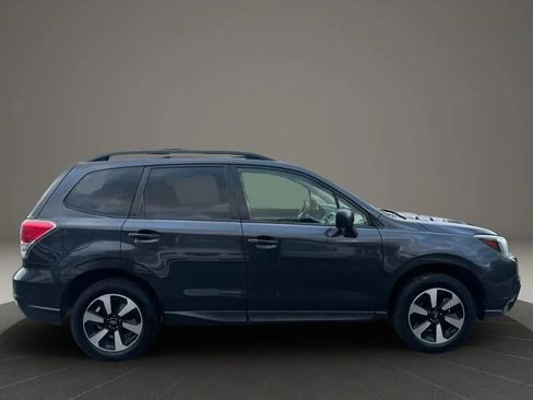 Used 2017 Subaru Forester 2.5i w/ Alloy Wheel Package image 6