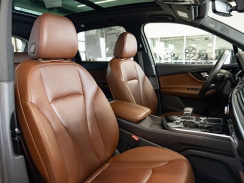 Used 2019 Audi Q7 3.0T Prestige w/ Prestige Package image 32