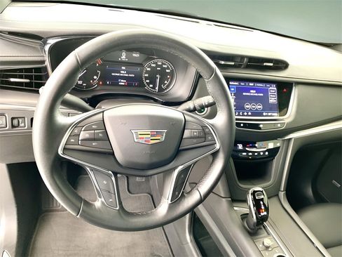 Used 2021 Cadillac XT5 Luxury image 30