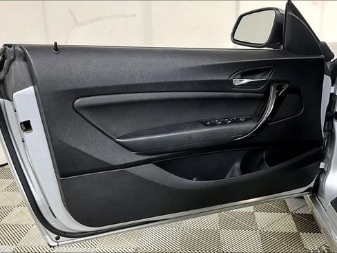 Used 2020 BMW 230i xDrive Convertible image 22