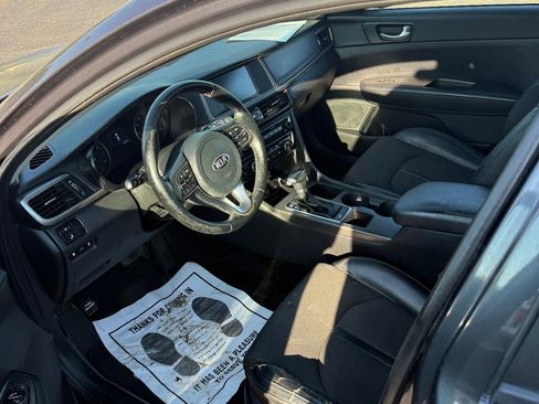 Used 2018 Kia Optima S image 3