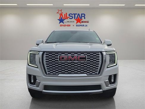 Used 2024 GMC Yukon XL Denali image 2