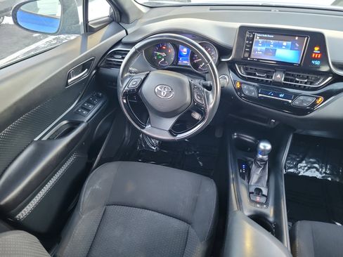 Used 2018 Toyota C-HR XLE image 13
