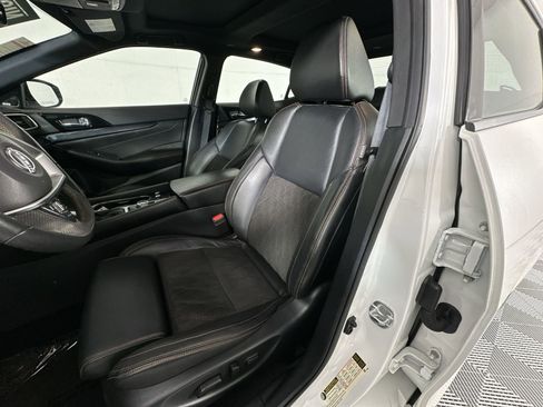 Certified 2023 Nissan Maxima SR w/ Sport Mat Group FWD image 11