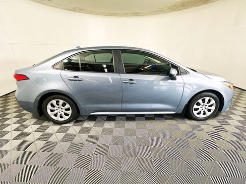Used 2024 Toyota Corolla LE image 2