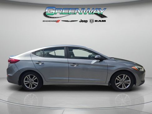 Used 2018 Hyundai Elantra SEL FWD image 5